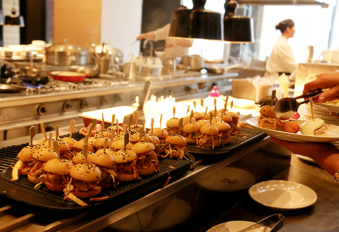 High Tea in Style at Grand Hyatt - MELBOURNE GIRL