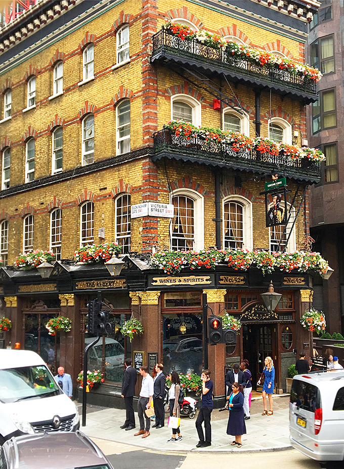 English Pub in London