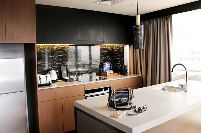 Penthouse Kitchen - Adina Apartment Hotel Melbourne
