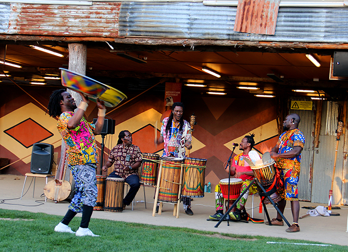 Entertainment at Werribee Zoo - Sunset Safari