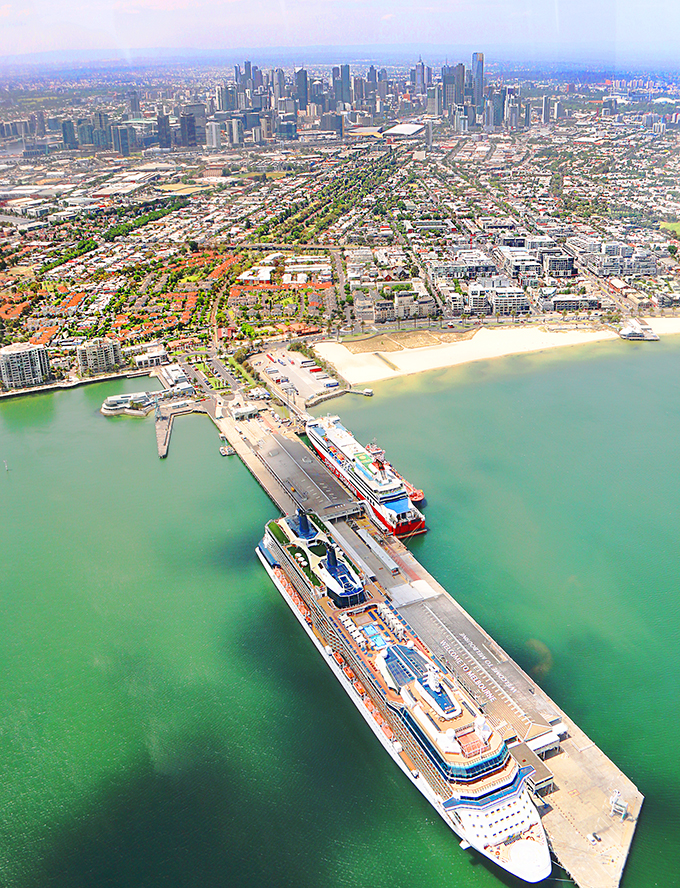 Views over Station Pier - Port Melbourne Beach