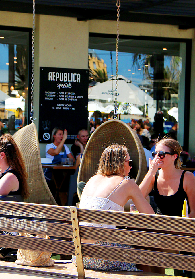 Saturday afternoon at Republica on St Kilda Beach